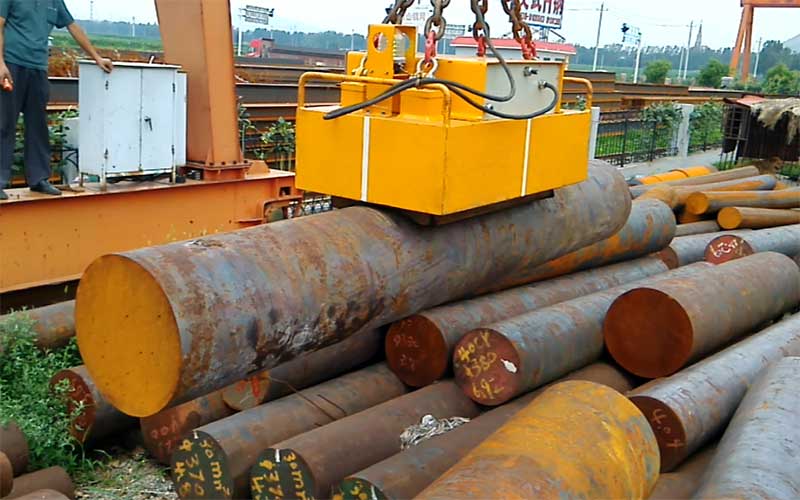 Electro permanent magnetic lifter for round steel handling